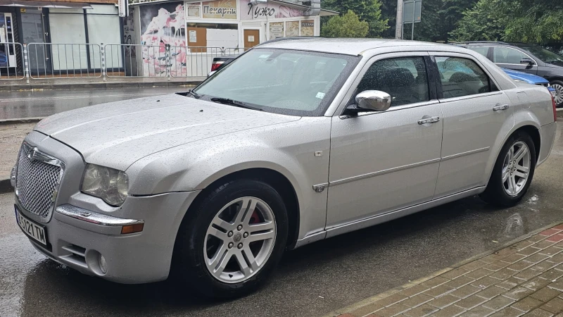 Chrysler 300c, снимка 4 - Автомобили и джипове - 49022393