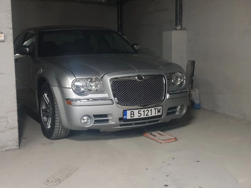 Chrysler 300c, снимка 15 - Автомобили и джипове - 49022393