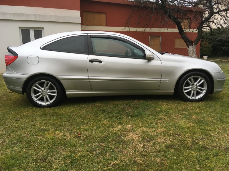 Mercedes-Benz C 200 sport coupe, снимка 3 - Автомобили и джипове - 49276149