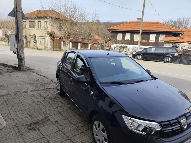 Dacia Sandero 28500км, снимка 2 - Автомобили и джипове - 49452523