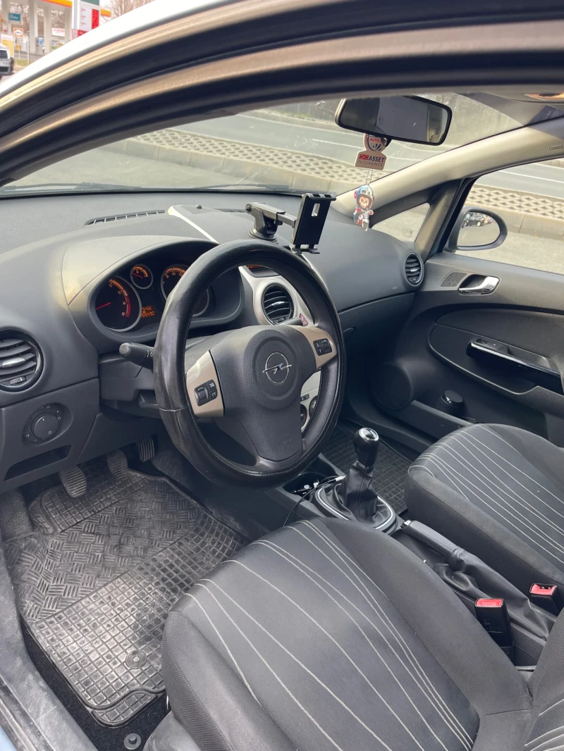 Opel Corsa 1.2i , снимка 10 - Автомобили и джипове - 49469017