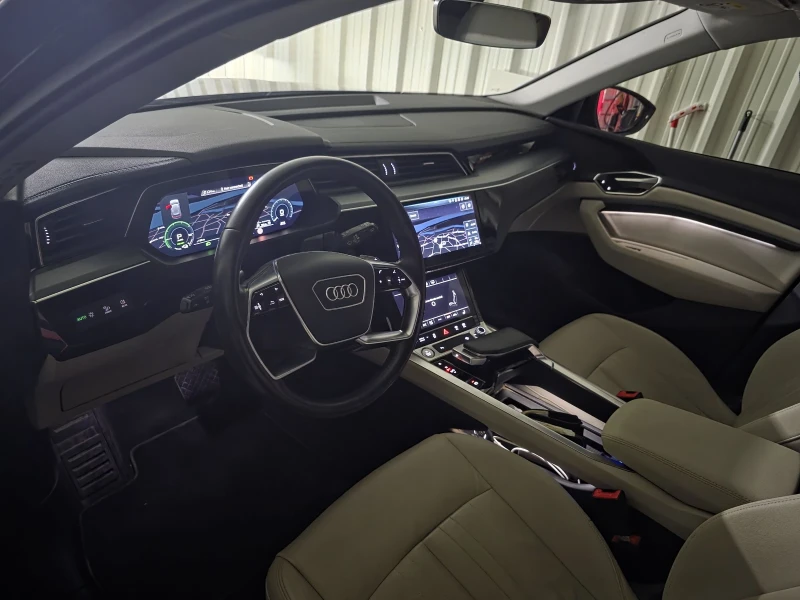 Audi E-Tron 55quatro/95kw/408hp, снимка 6 - Автомобили и джипове - 52552882