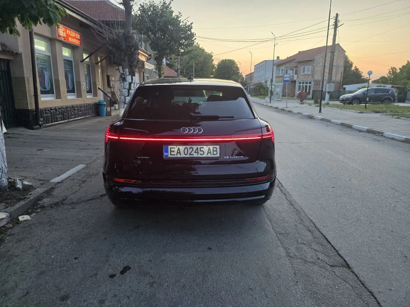 Audi E-Tron 55quatro/95kw/408hp, снимка 2 - Автомобили и джипове - 52552882