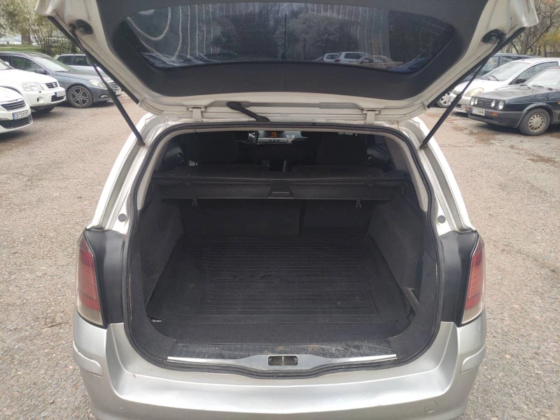 Opel Astra 1.9 CDTI, снимка 9 - Автомобили и джипове - 52743396