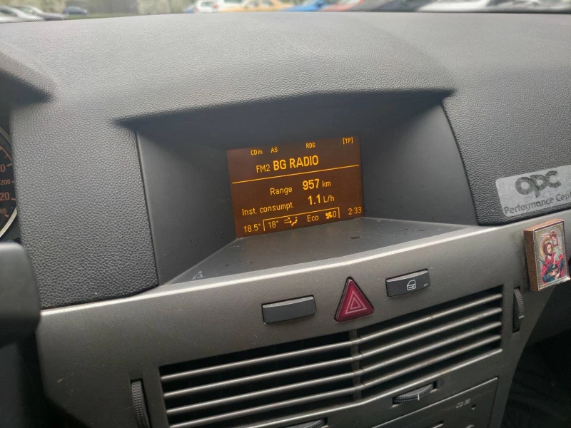Opel Astra 1.9 CDTI, снимка 17 - Автомобили и джипове - 52743396