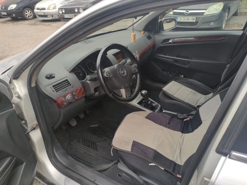 Opel Astra 1.9 CDTI, снимка 13 - Автомобили и джипове - 52743396