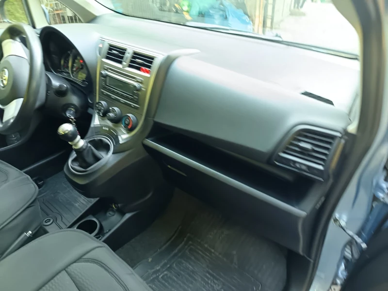 Toyota Verso S 1.3 100 к.с. ЕВРО 5 2011 година, снимка 9 - Автомобили и джипове - 52805566