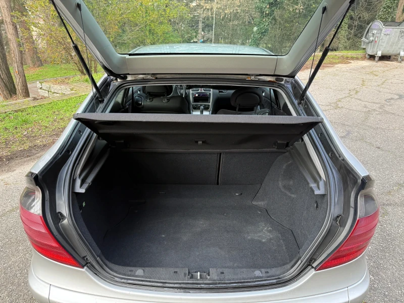 Mercedes-Benz C 220 Sport Coupe, снимка 7 - Автомобили и джипове - 52859222