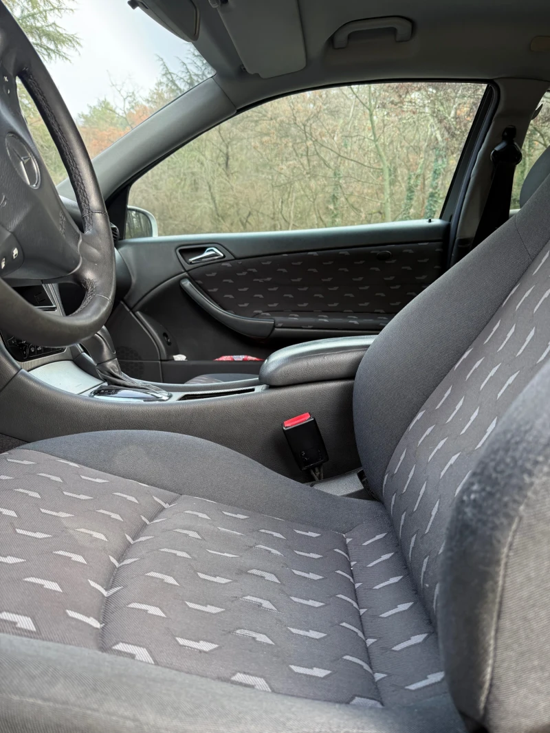 Mercedes-Benz C 220 Sport Coupe, снимка 9 - Автомобили и джипове - 52859222