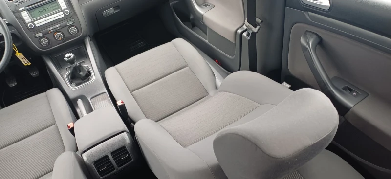 VW Golf 1.9 TDI, снимка 10 - Автомобили и джипове - 52877619