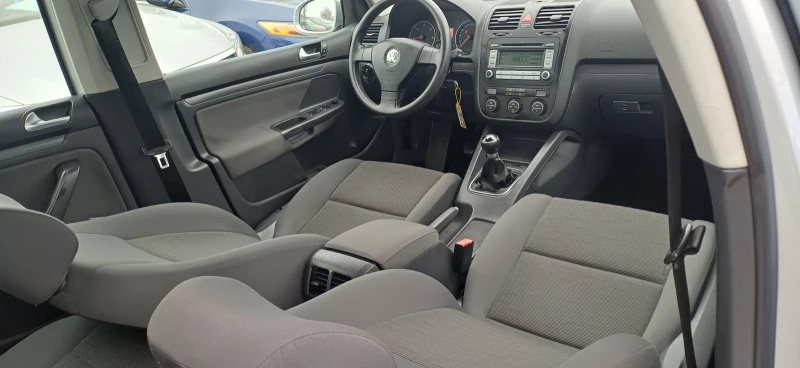 VW Golf 1.9 TDI, снимка 11 - Автомобили и джипове - 52877619