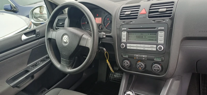 VW Golf 1.9 TDI, снимка 13 - Автомобили и джипове - 52877619