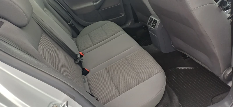 VW Golf 1.9 TDI, снимка 14 - Автомобили и джипове - 52877619