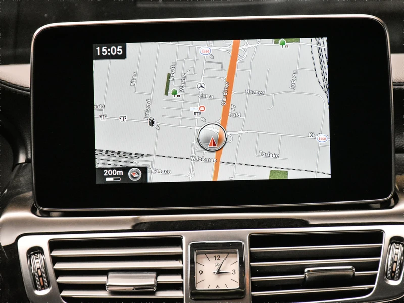 Mercedes-Benz CLS 400 4MATIC* AMG Package* КОжа* Подгрев* Масажи* Кейлес, снимка 15 - Автомобили и джипове - 53405306