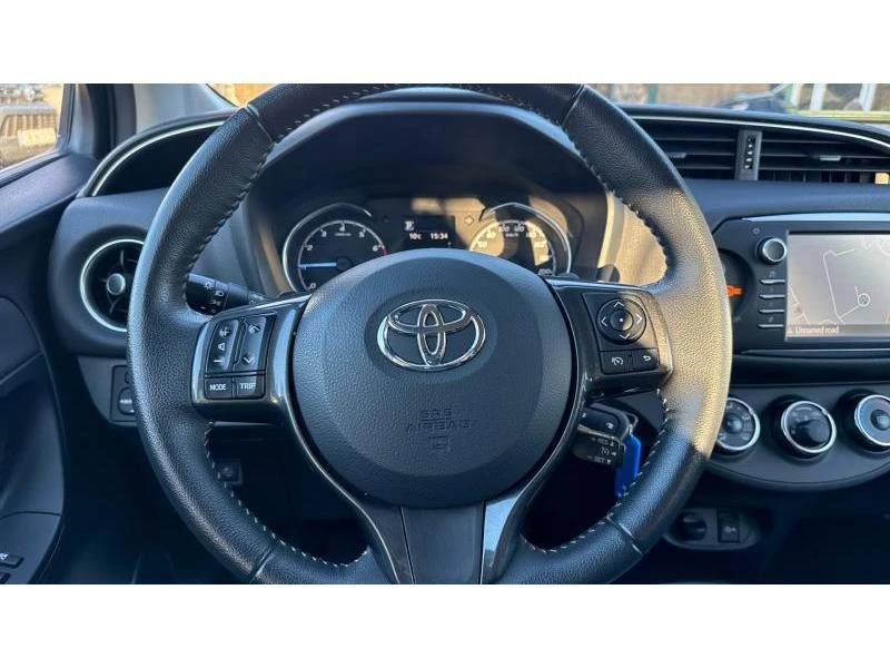 Toyota Yaris 1.5P VVT-i LUNA, снимка 13 - Автомобили и джипове - 49266744