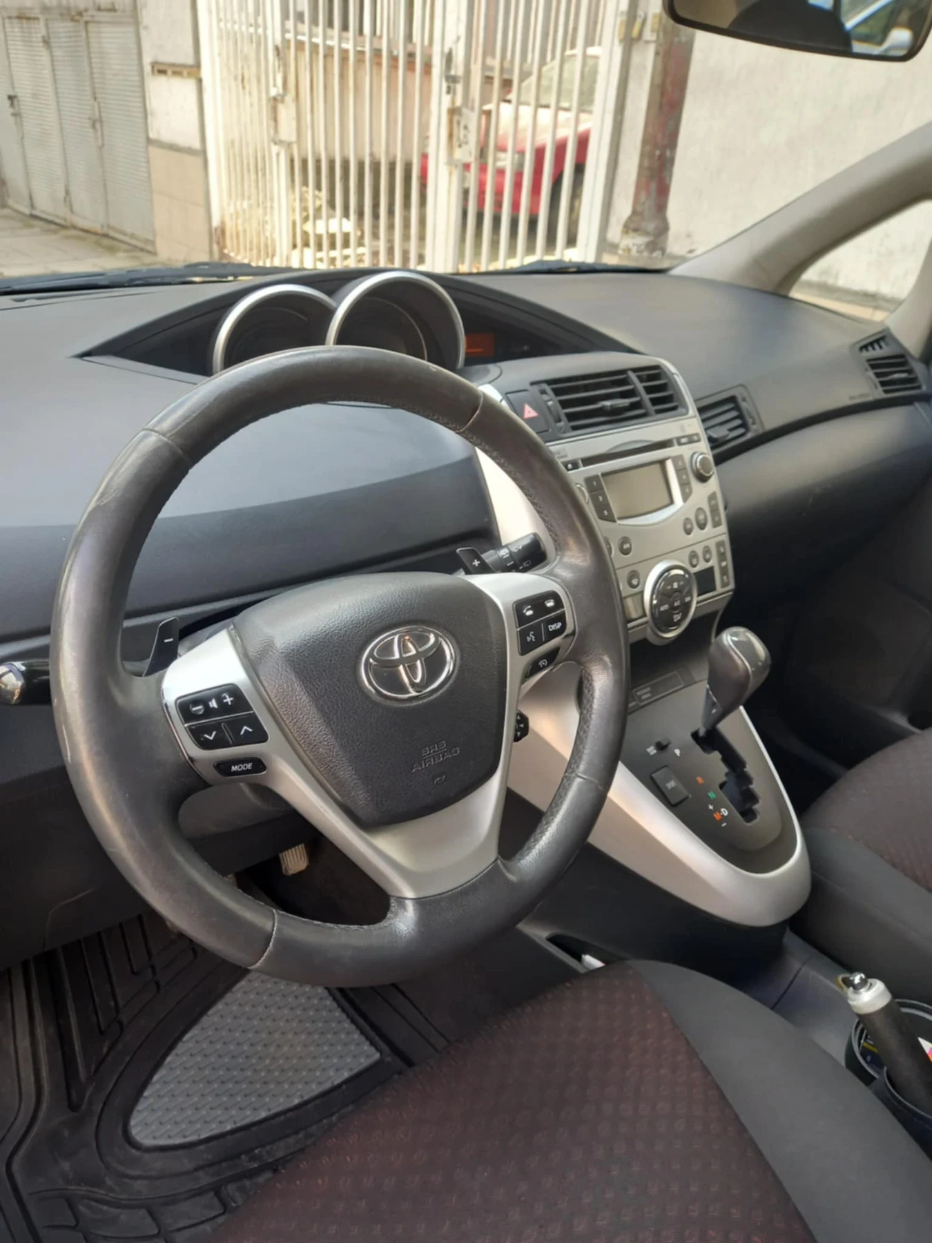 Toyota Verso, снимка 5 - Автомобили и джипове - 52082331