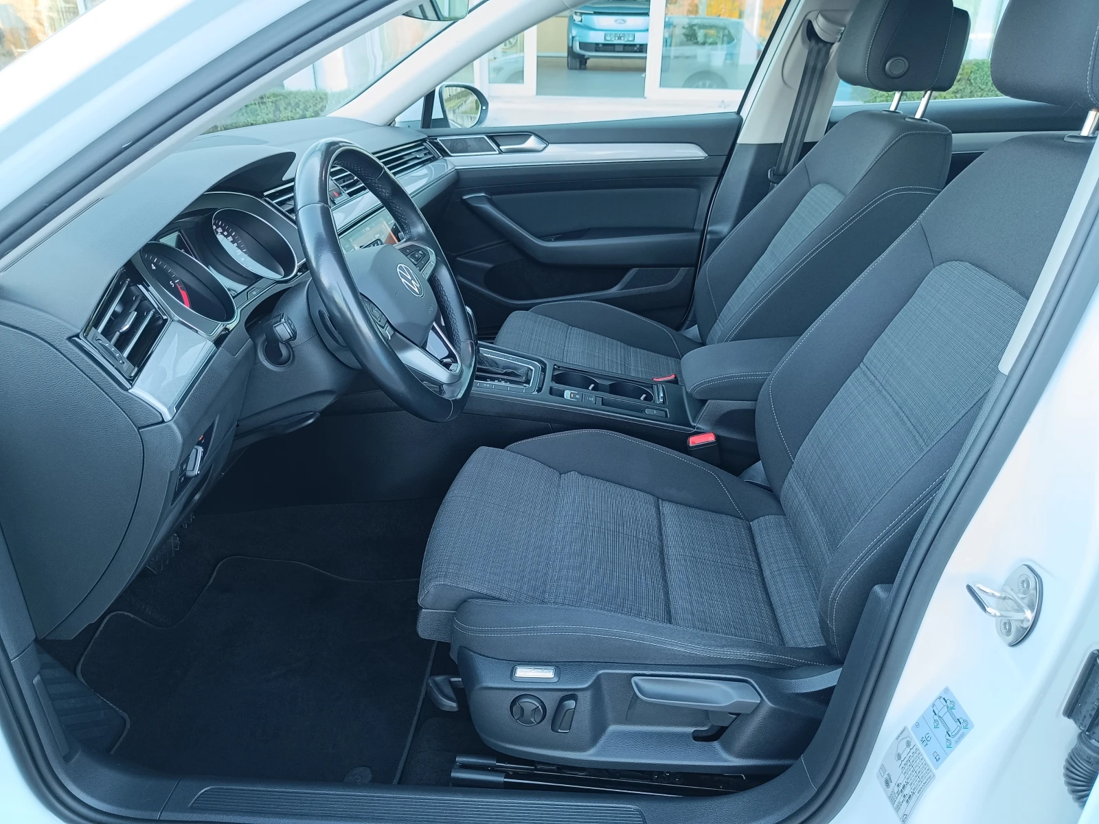 VW Passat 2.0 TDI  | Mobile.bg — изображение 8