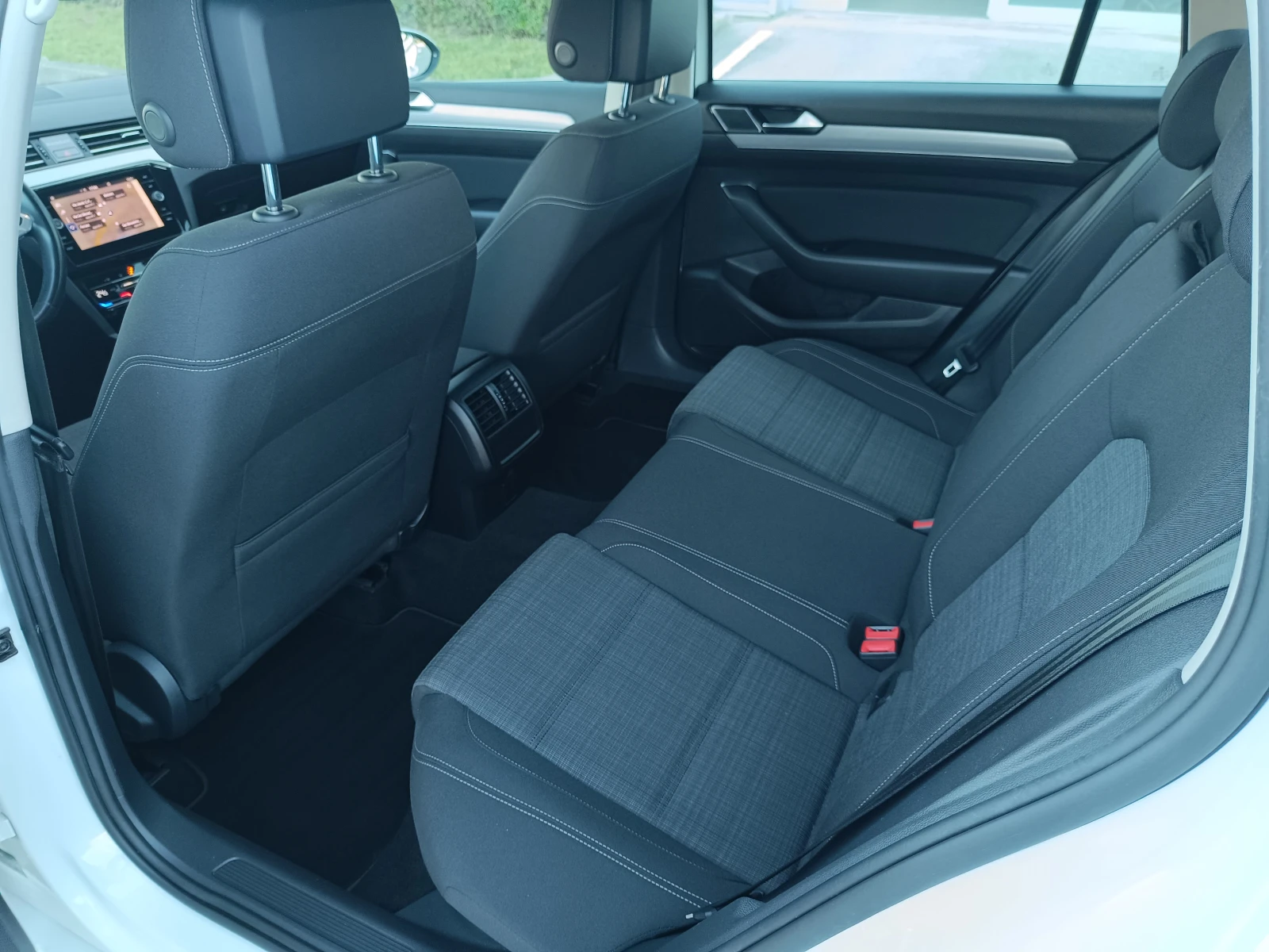 VW Passat 2.0 TDI  | Mobile.bg — изображение 9