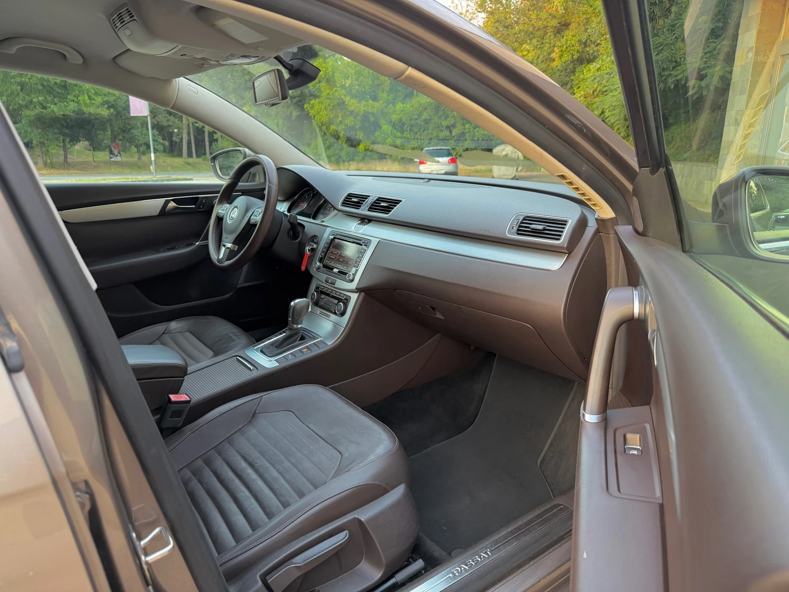 VW Passat 2.0TDI 170кс, снимка 9 - Автомобили и джипове - 53775671