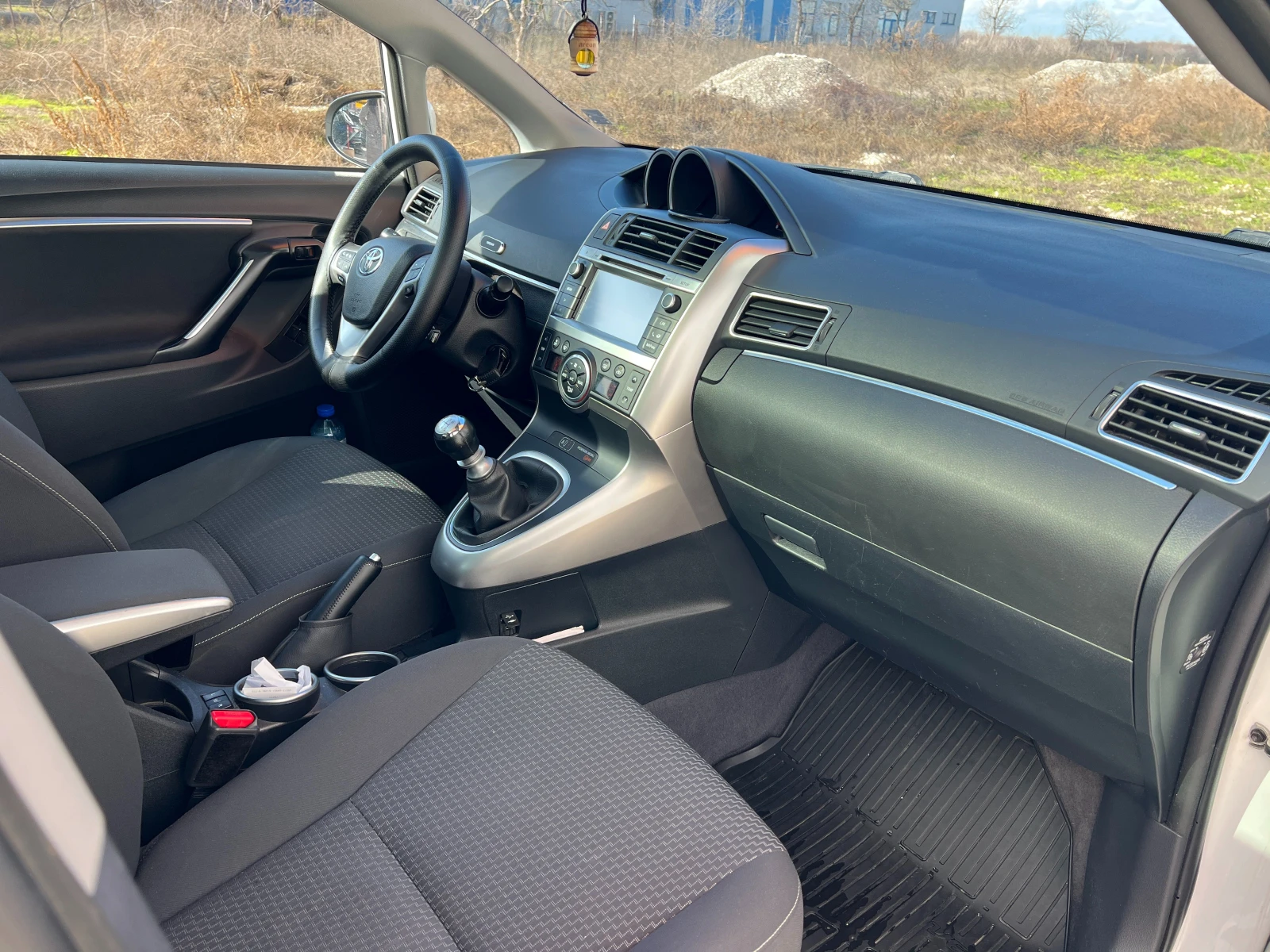 Toyota Verso 1.8  147 к.с , снимка 16 - Автомобили и джипове - 53851258