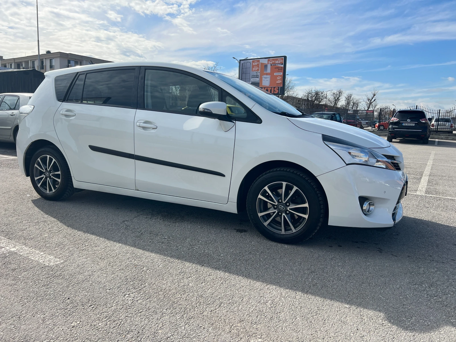 Toyota Verso 1.8  147 к.с , снимка 8 - Автомобили и джипове - 53851258