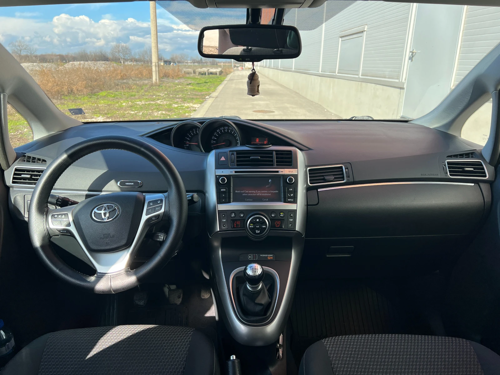 Toyota Verso 1.8  147 к.с , снимка 12 - Автомобили и джипове - 53851258