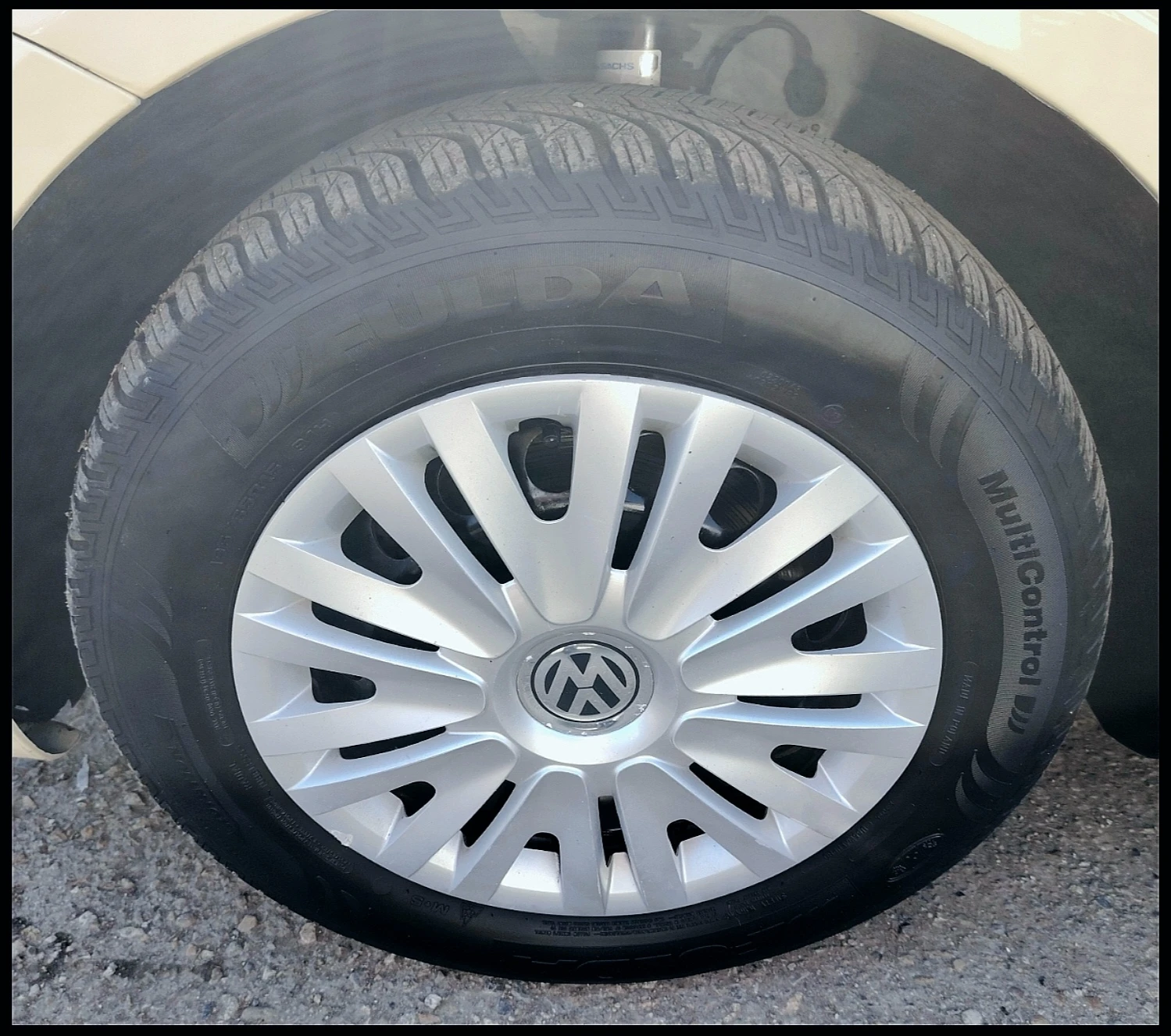 VW Touran 1.6TDI/7-местен/Higline, снимка 10 - Автомобили и джипове - 53867762