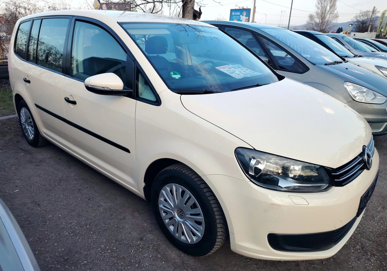 VW Touran 1.6TDI/7-местен/Higline, снимка 5 - Автомобили и джипове - 53867762