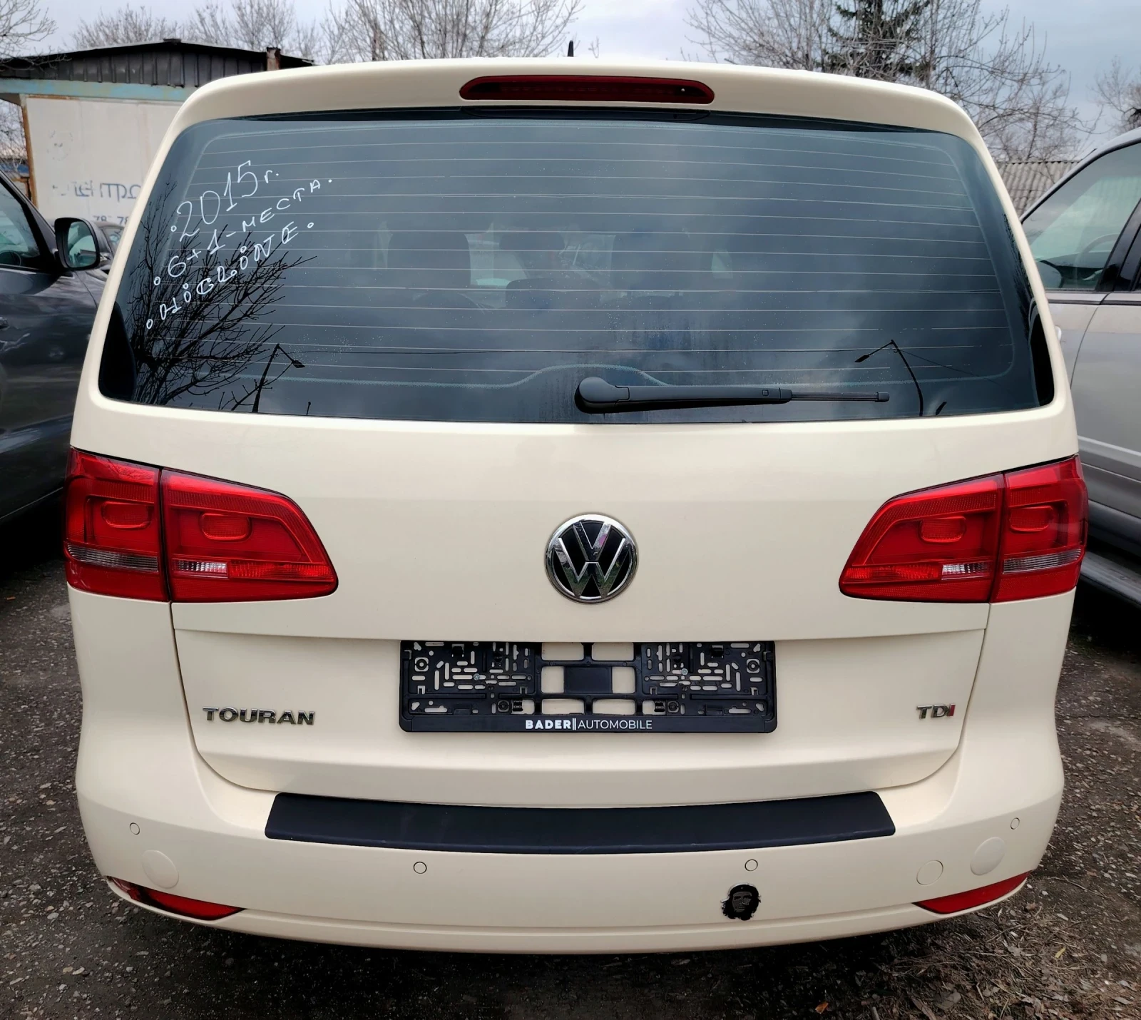 VW Touran 1.6TDI/Кожен салон-Higline, снимка 6 - Автомобили и джипове - 53867762