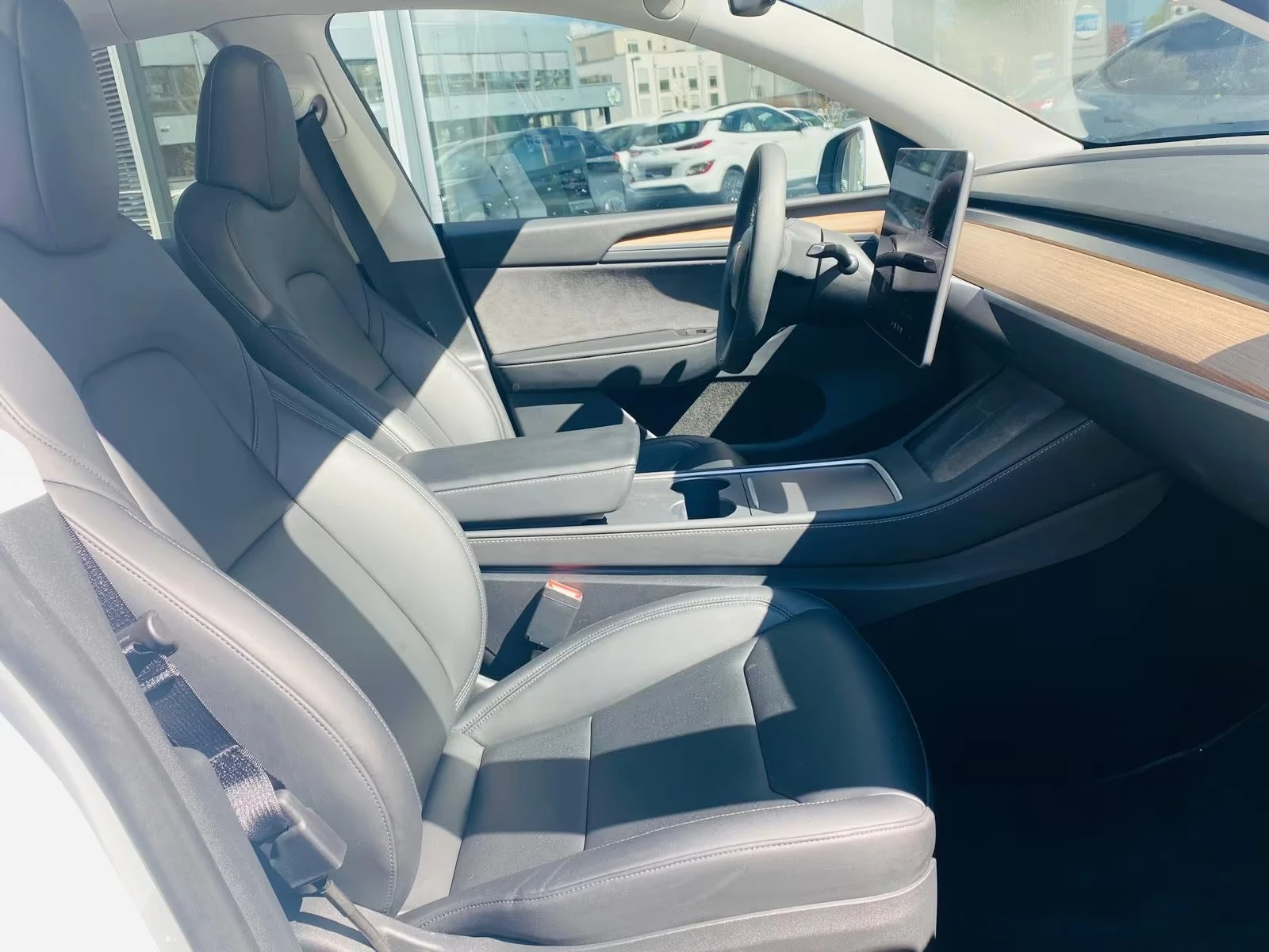 Tesla Model Y 551 ����/����� �������� / SOH 100%" | Mobile.bg � ����������� 6