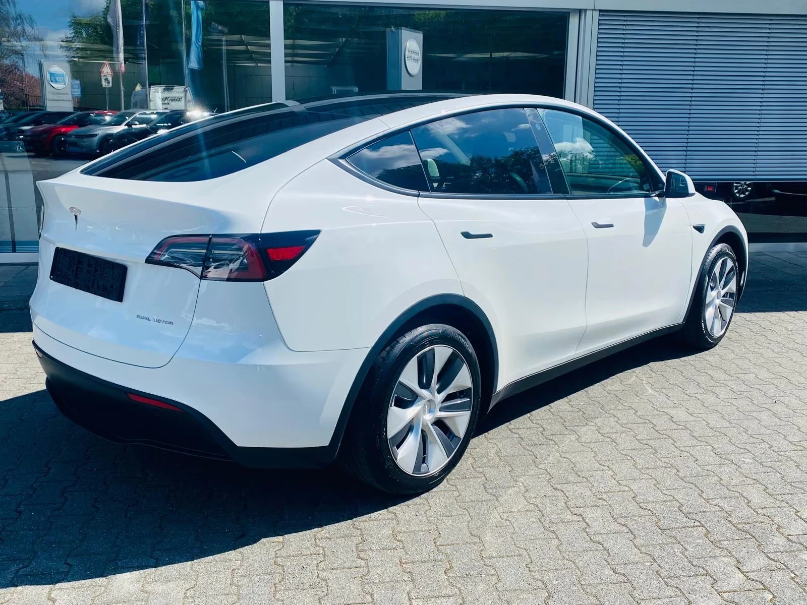 Tesla Model Y 551 ����/����� �������� / SOH 100%" | Mobile.bg � ����������� 3