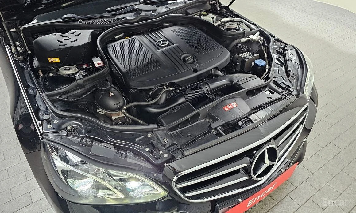 Mercedes-Benz E 220, снимка 6 - Автомобили и джипове - 54517065