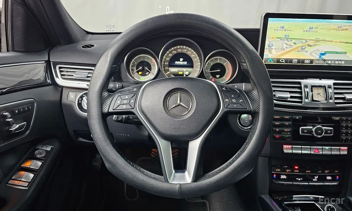 Mercedes-Benz E 220, снимка 13 - Автомобили и джипове - 54517065