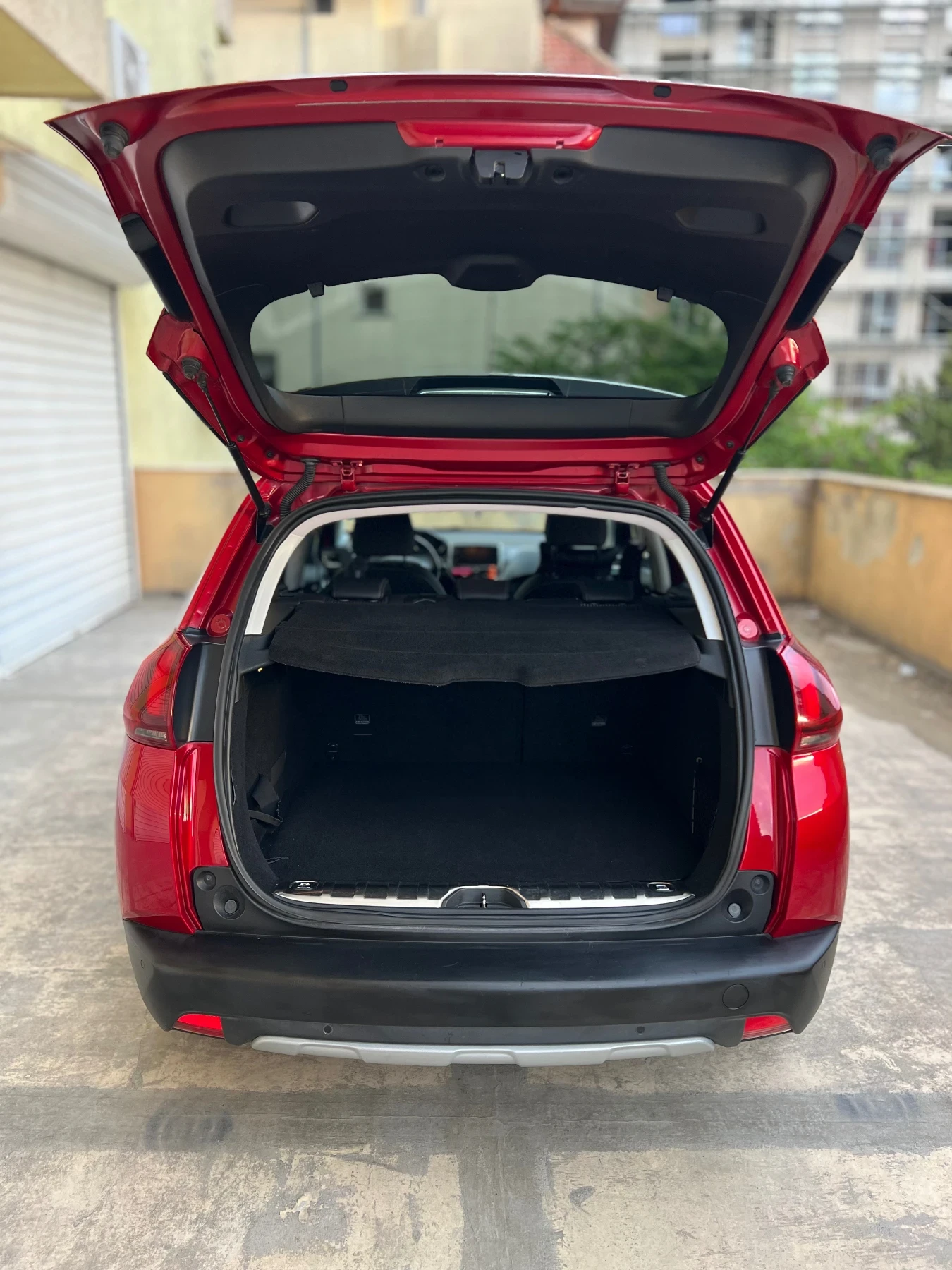 Peugeot 2008 Facelift 1.6 Blue HDI , снимка 11 - Автомобили и джипове - 54611222