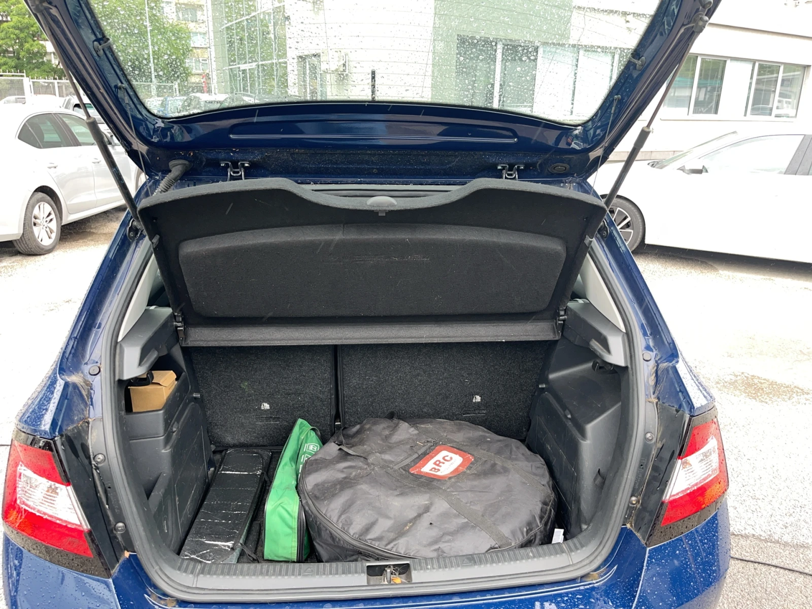 Skoda Fabia 1.0 MPI LPG, снимка 12 - Автомобили и джипове - 54652486