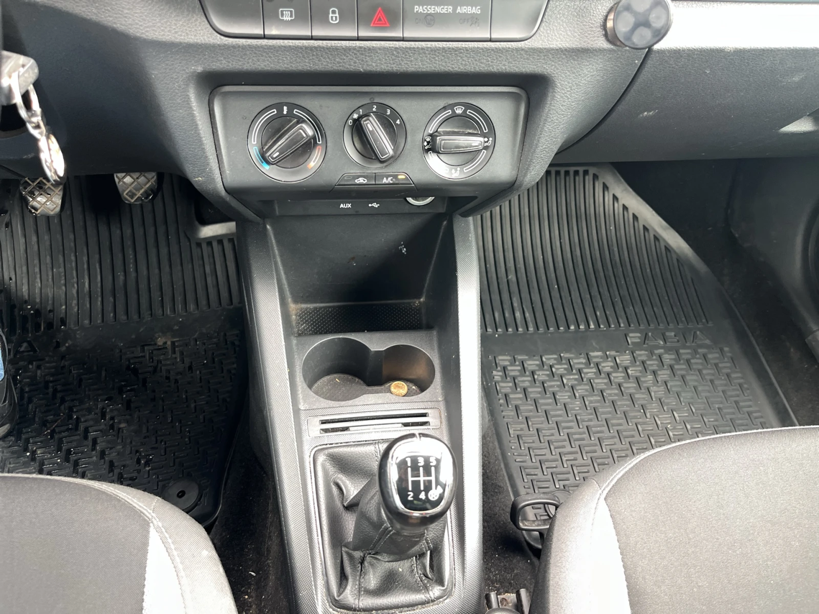Skoda Fabia 1.0 MPI LPG, снимка 15 - Автомобили и джипове - 54652486