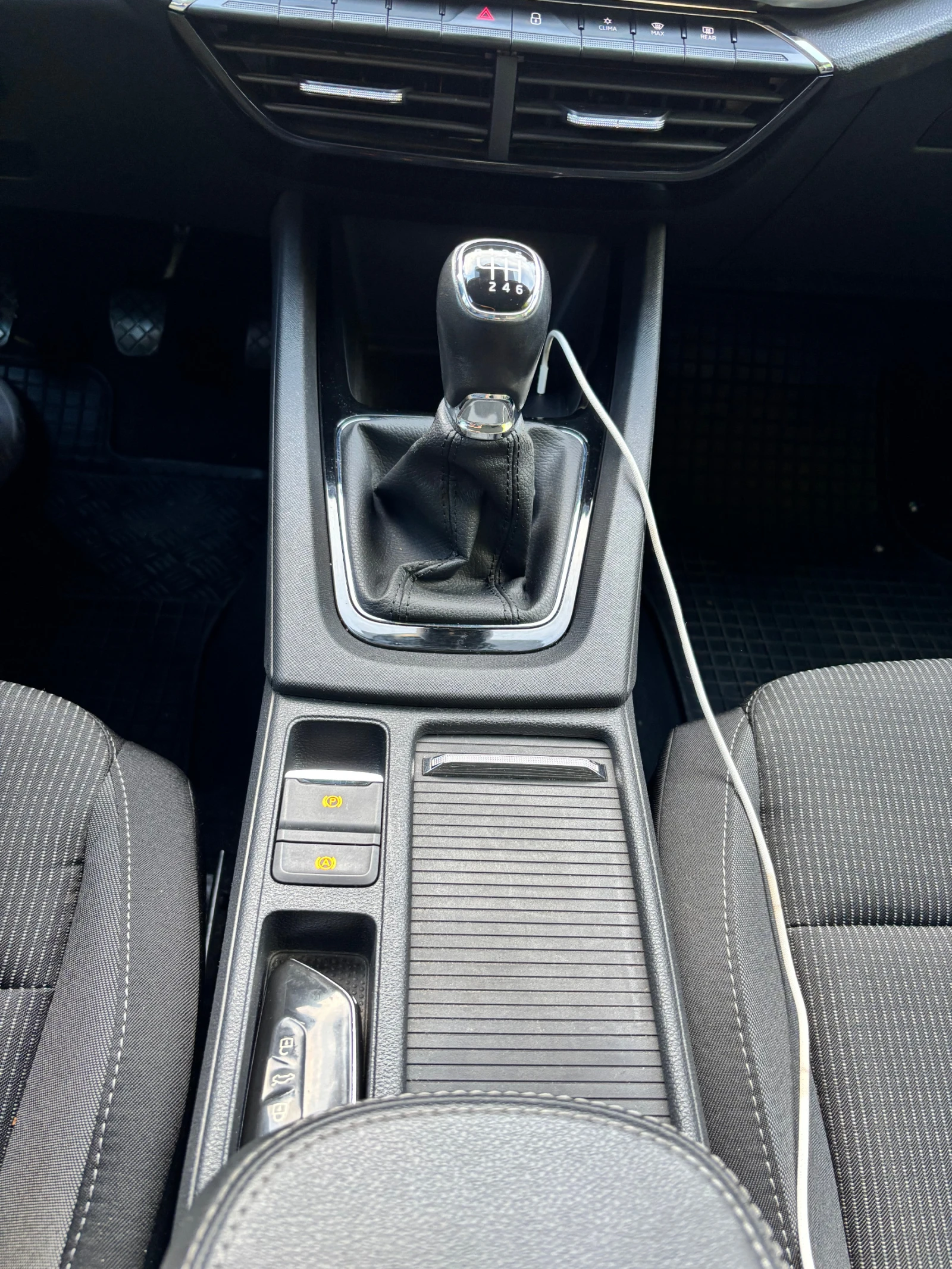 Skoda Octavia 1, 5 TSI/ 150 к.с., снимка 16 - Автомобили и джипове - 54691437