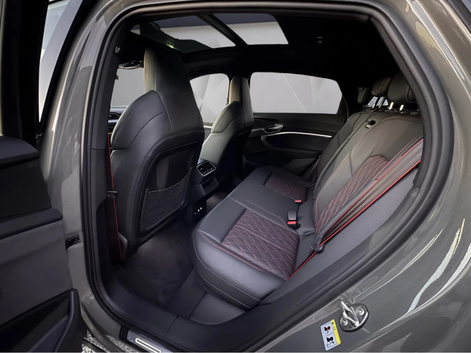 Audi E-Tron Q8 SPORTBACK S-LINE PLUS 114KWH 408КС. ПАНОРАМА, снимка 14 - Автомобили и джипове - 54705041