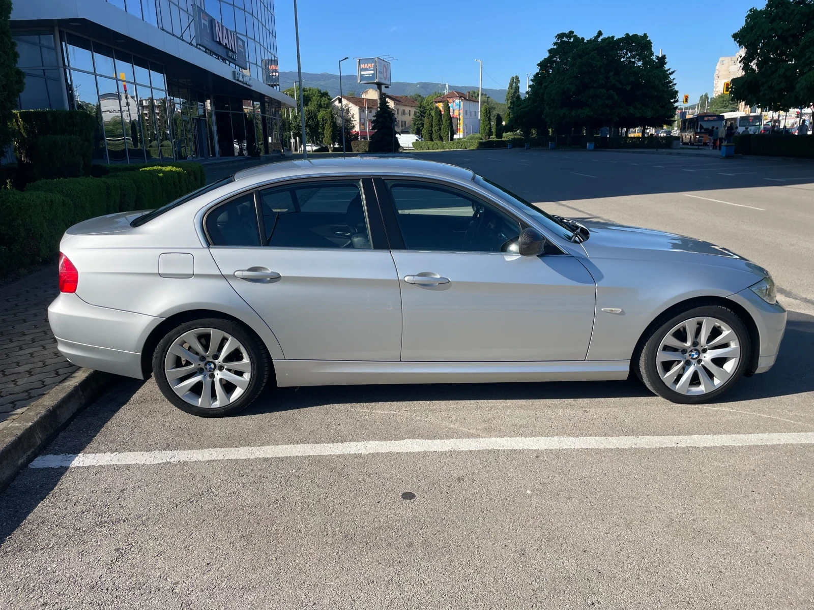 BMW 320, снимка 10 - Автомобили и джипове - 54719396