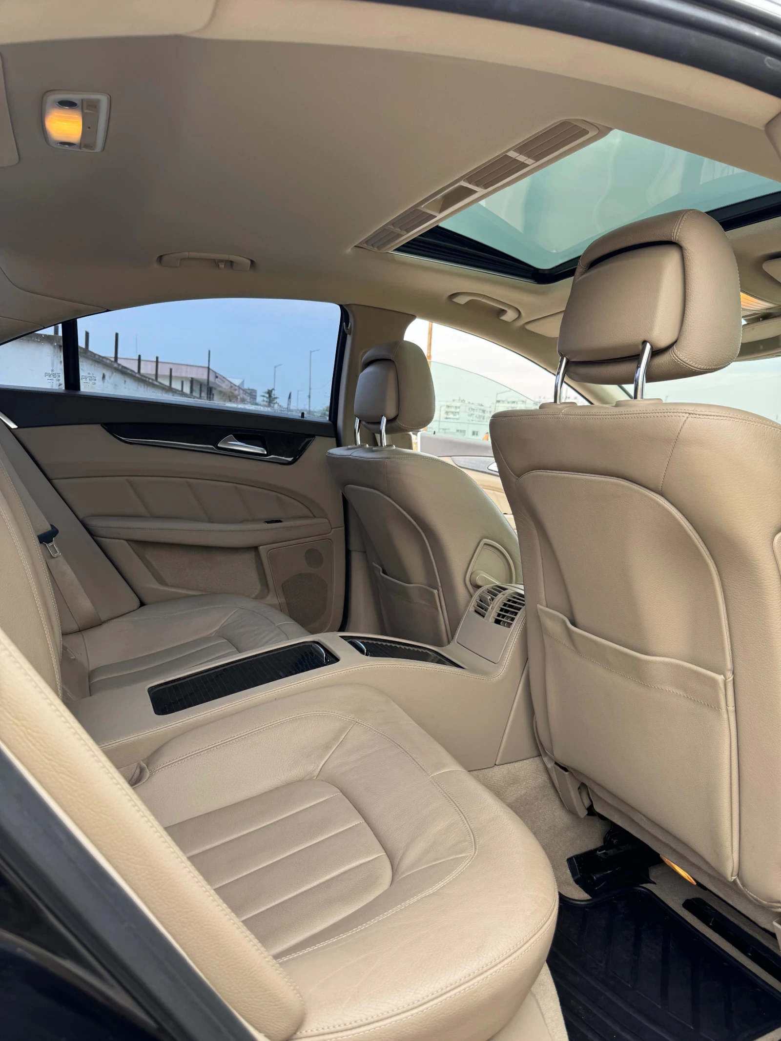 Mercedes-Benz CLS 350, снимка 10 - Автомобили и джипове - 54954333