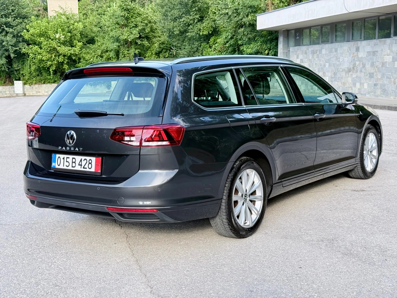 VW Passat 2.0TDI-150k.c.* BUSSINES* DSG* Facelift* ЛИЗИНГ* , снимка 4 - Автомобили и джипове - 55311113