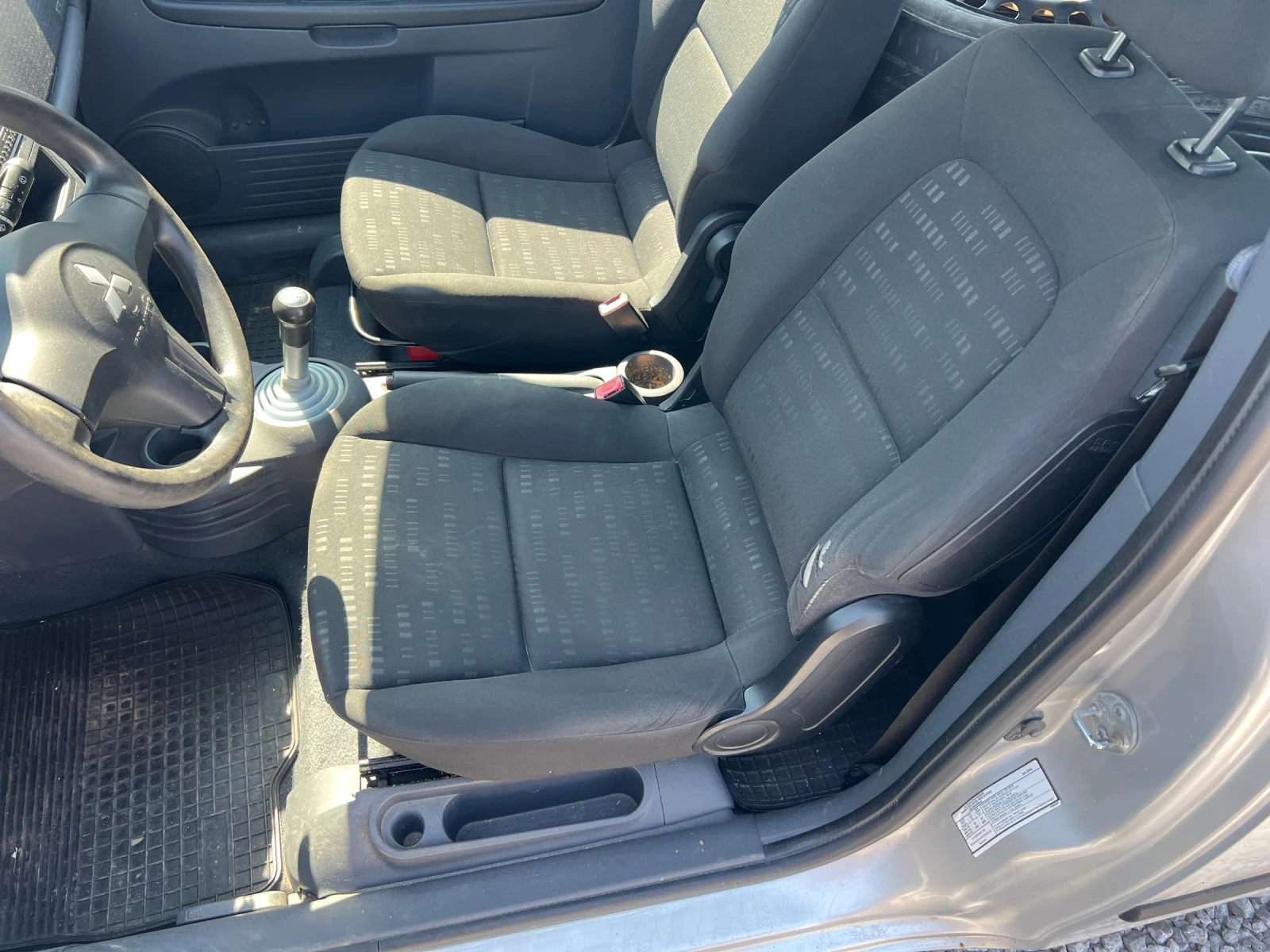 Mitsubishi Colt 1.5 68 коня дизел климатик нов внос Австрия, снимка 9 - Автомобили и джипове - 55655116