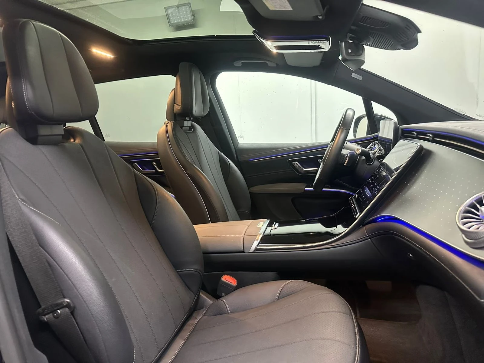 Mercedes-Benz EQS 450 / SUV / 4-MATIC / PANO / AIR / ELECTRIC ART / | Mobile.bg � ����������� 11