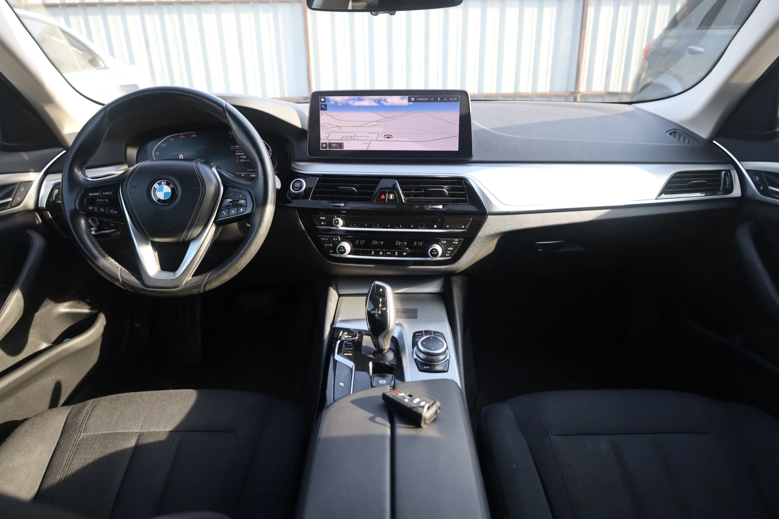 BMW 520 d Face LED KeyStart DigitalCockpit Combi Klima, снимка 13 - Автомобили и джипове - 56431695