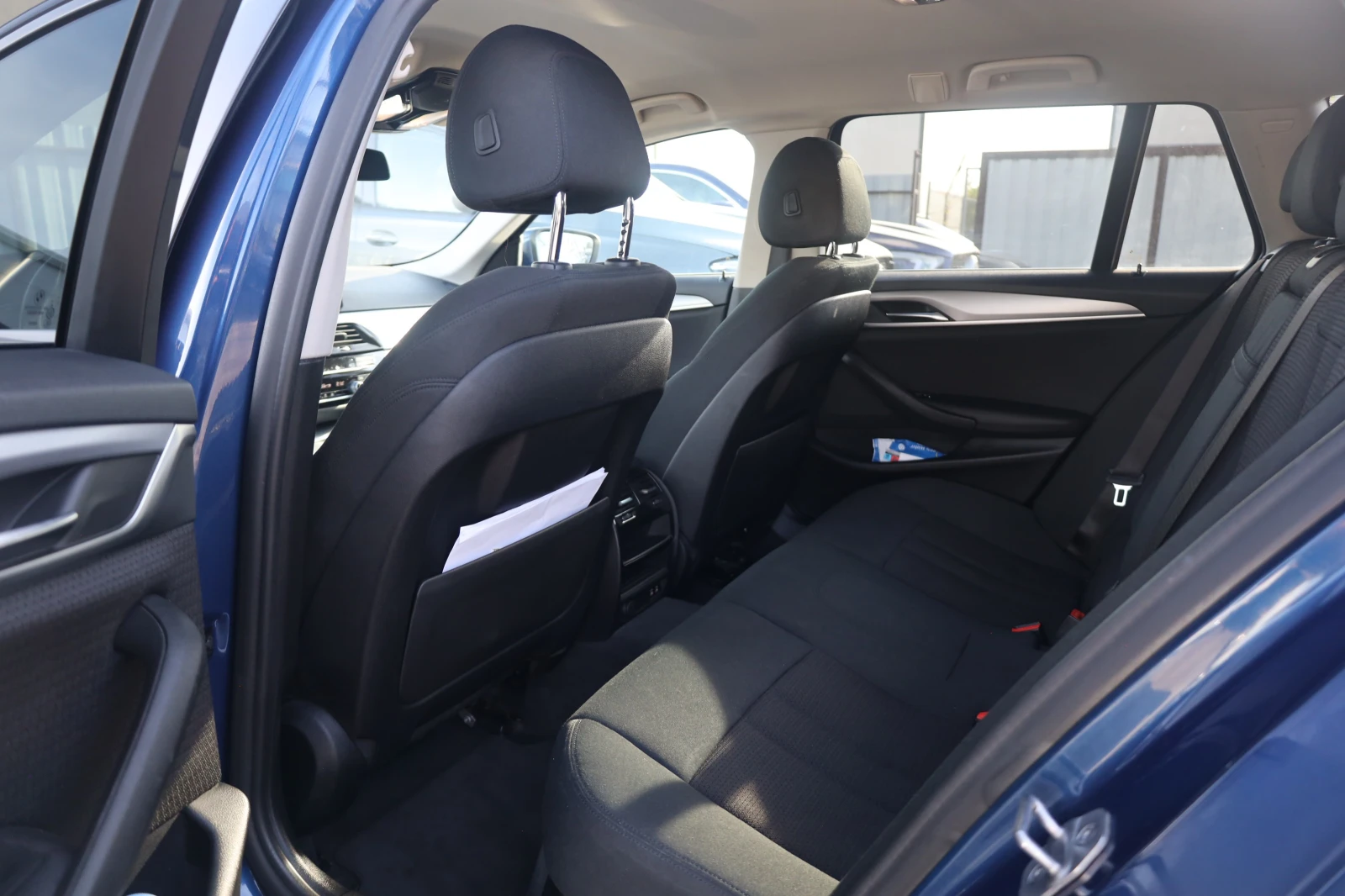BMW 520 d Face LED KeyStart DigitalCockpit Combi Klima, снимка 11 - Автомобили и джипове - 56431695