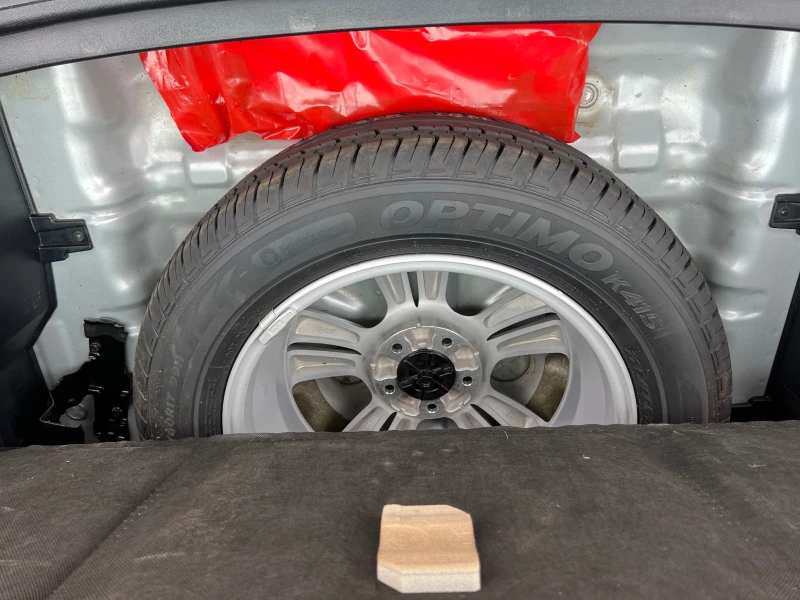 Hyundai IX35 1.7 CRDI, снимка 16 - Автомобили и джипове - 51880290