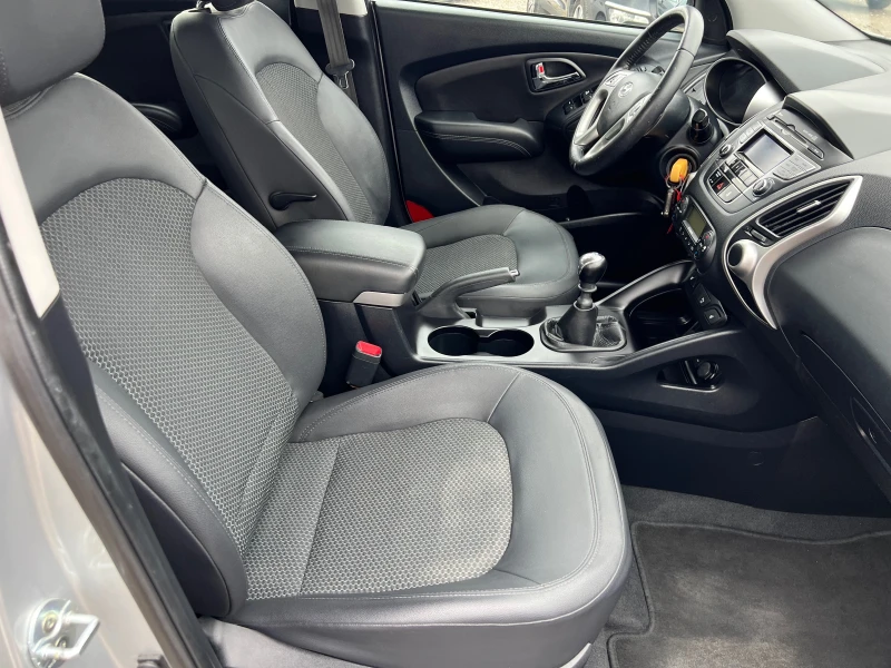 Hyundai IX35 1.7 CRDI, снимка 12 - Автомобили и джипове - 51880290