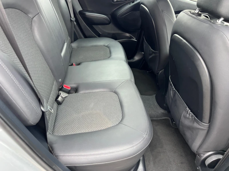Hyundai IX35 1.7 CRDI, снимка 14 - Автомобили и джипове - 51880290
