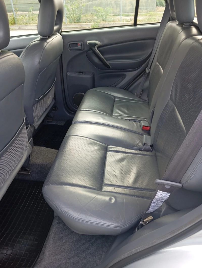 Toyota Rav4, снимка 10 - Автомобили и джипове - 52043286