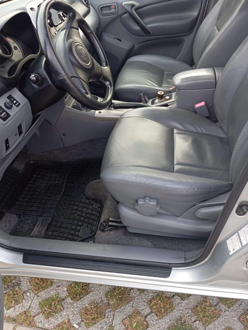 Toyota Rav4, снимка 7 - Автомобили и джипове - 52043286